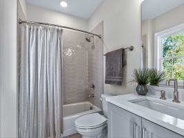 thumb_364_0301280x960bathroom.jpg