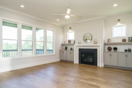 thumb_370_016originallivingroom.jpg