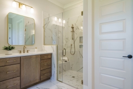 thumb_370_022originalbathroom.jpg