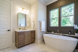 thumb_370_023originalbathroom.jpg