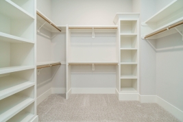 thumb_370_024originalcloset.jpg