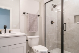 thumb_370_034originalbathroom.jpg